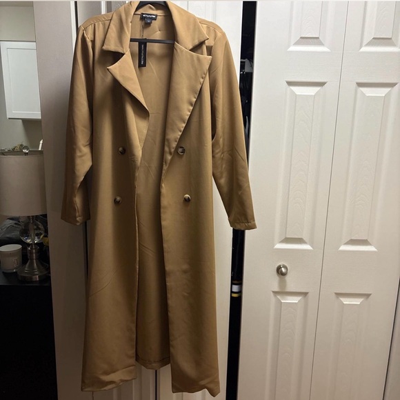 PrettyLittleThing Tan Jacket - Picture 2 of 3